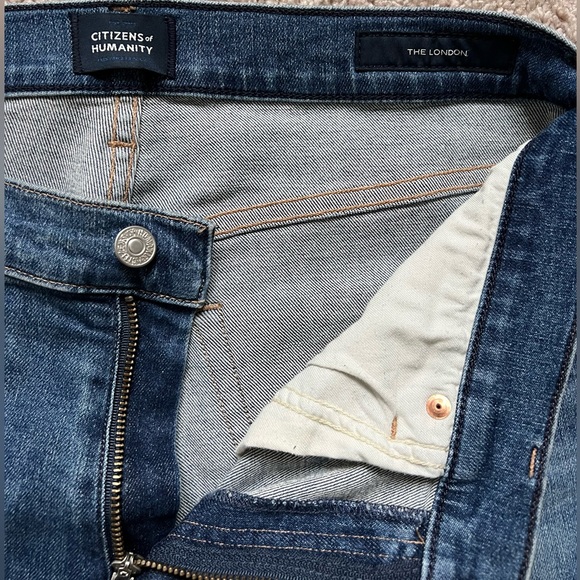 Citizens of Humanity London Tapered Slim in Whidbey Dark Indigo - Picture 3 of 7